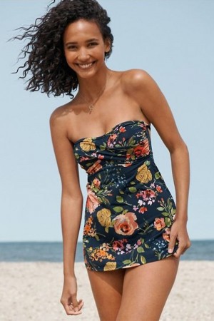 Klassisches Blaues Blumen-badekleid Mit Rüschen Mit Spaghetti-strap